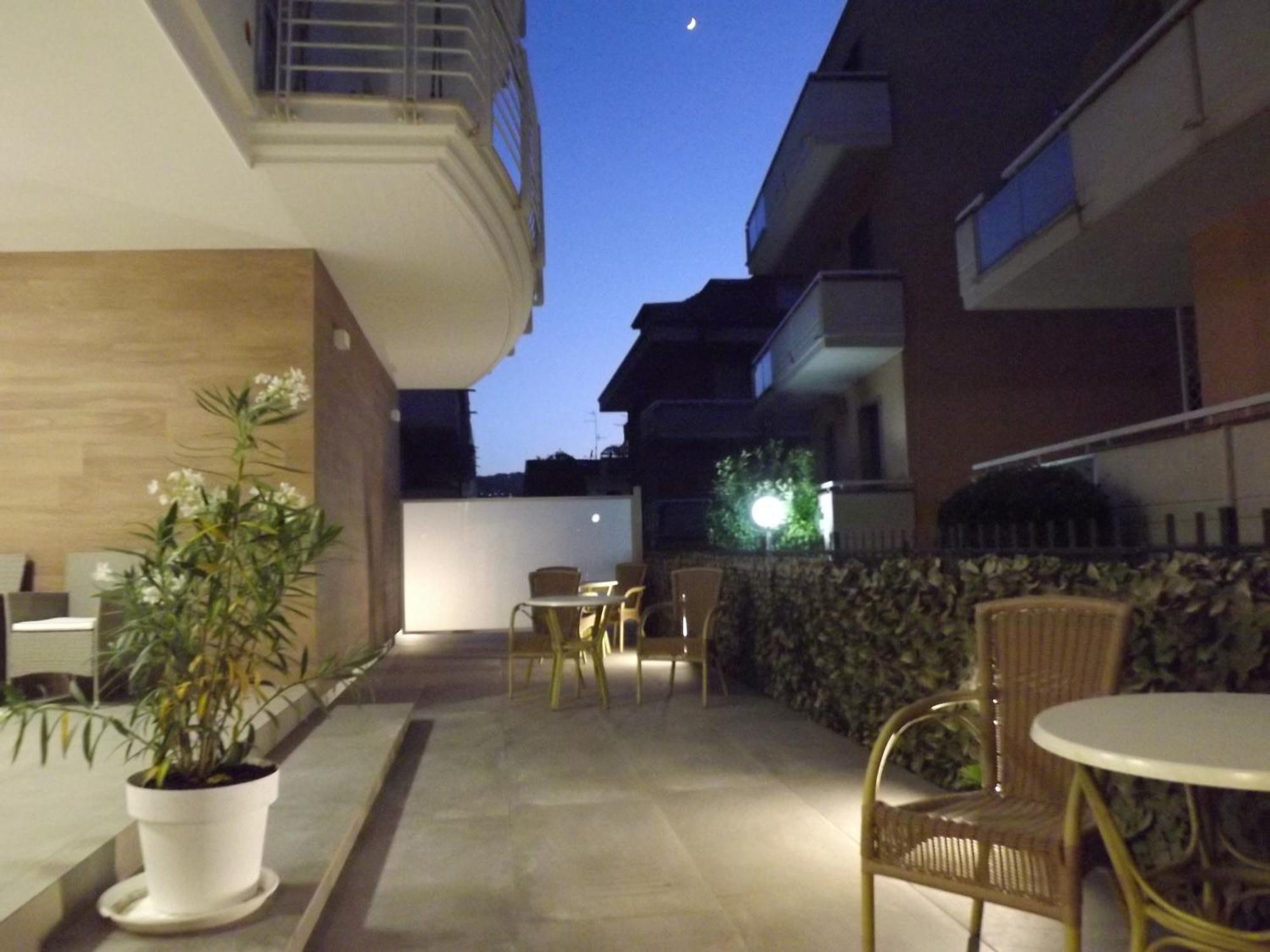 Residence Twigha Martinsicuro Exterior photo